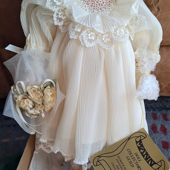 Ornate White Lace Victorian Accent Decor - Picture 7 of 10